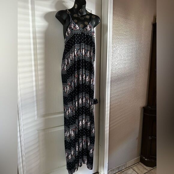 BLACK Slip Cut Out Maxi Dress
Raindrops by Papillon V-Neck Brat Summer Md NWT - Picture 13 of 16